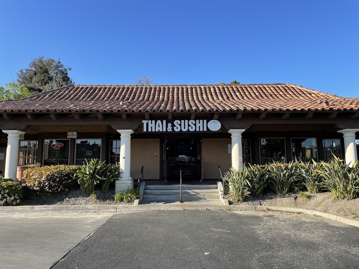 Cafe de Thai And Sushi